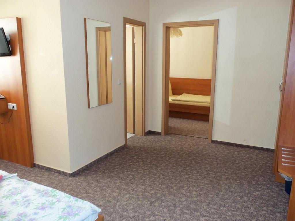 Hotel Garni Zum Goldenen Ring Quedlinburg Habitación foto