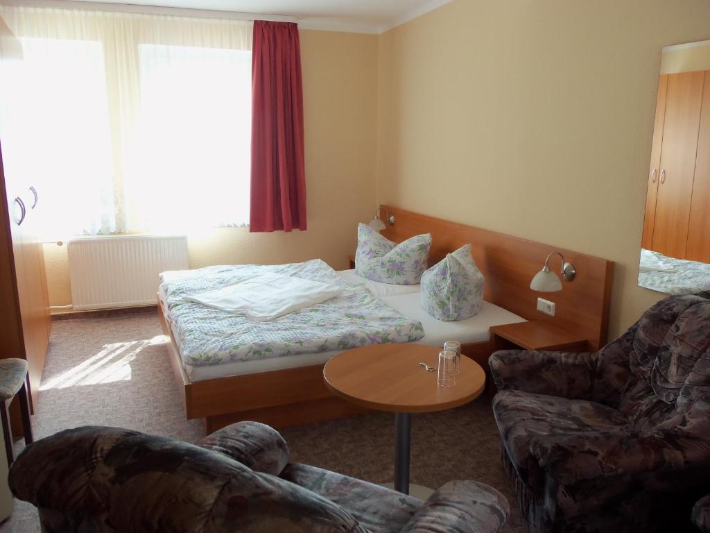 Hotel Garni Zum Goldenen Ring Quedlinburg Habitación foto